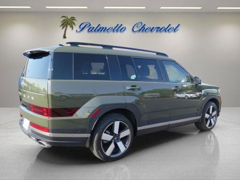 Used 2025 Hyundai Santa Fe Limited FWD image 2