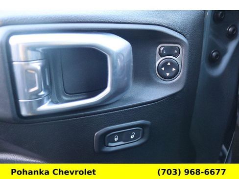 Used 2024 Jeep Wrangler Rubicon w/ Technology Group image 15