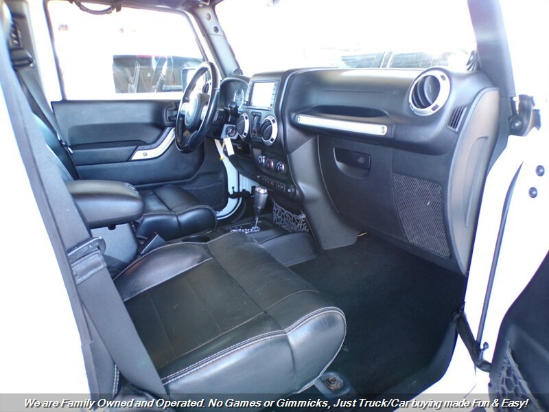 Used 2012 Jeep Wrangler Unlimited Sahara w/ Dual Top Group AWD/4WD image 26