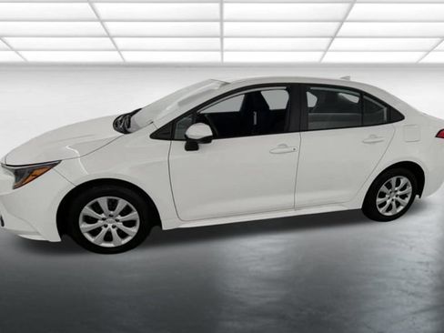 Used 2024 Toyota Corolla LE FWD image 3