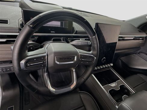 Used 2024 GMC Sierra EV Denali image 5