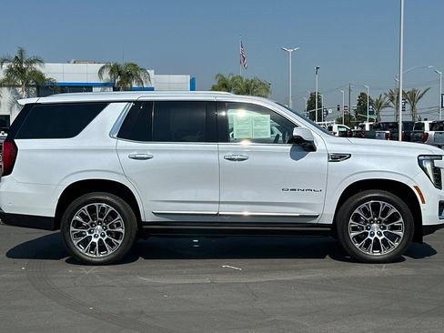 Used 2026 GMC Yukon Denali w/ Sun & Power Step Package AWD/4WD image 3