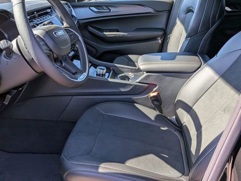 New 2025 Jeep Grand Cherokee Altitude image 16