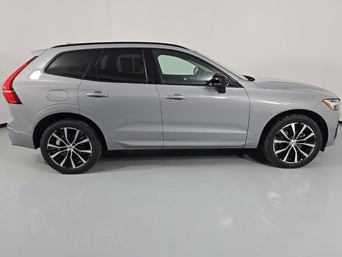 Used 2024 Volvo XC60 B5 Plus w/ Climate Package image 6