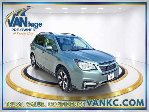 Used 2017 Subaru Forester 2.5i Premium AWD/4WD image 3