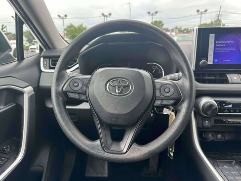 Used 2025 Toyota RAV4 LE AWD/4WD image 14