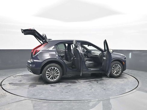 Used 2024 Cadillac XT4 Premium Luxury image 48