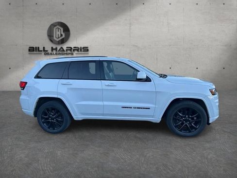 Used 2019 Jeep Grand Cherokee Altitude AWD/4WD image 3