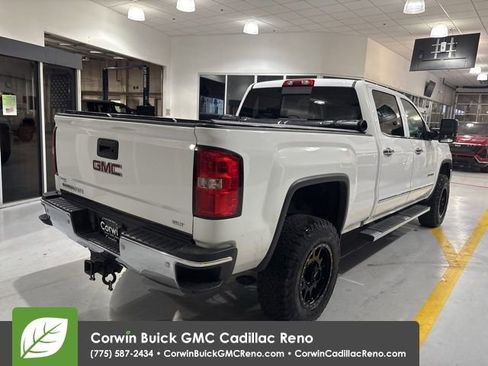 Used 2019 GMC Sierra 2500 SLT w/ Duramax Plus Package AWD/4WD image 8