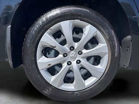Used 2023 Toyota Corolla LE w/ Carpet Mat Package (TMS) FWD image 33