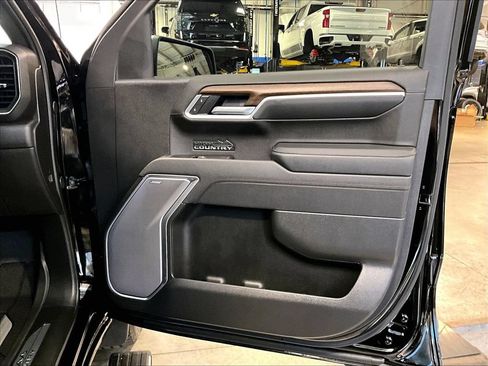 Used 2026 Chevrolet Silverado 1500 High Country AWD/4WD image 12