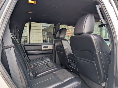 Used 2017 Ford Expedition Limited image 25