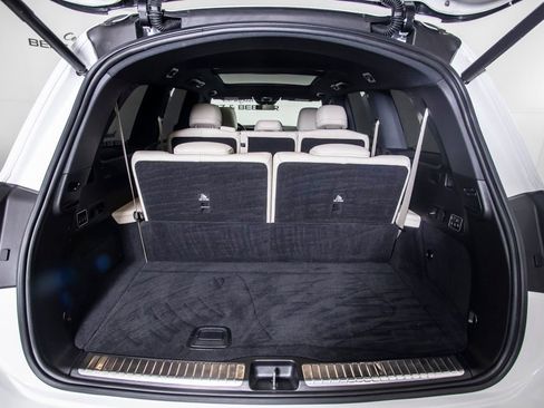 Used 2024 Mercedes-Benz GLS 580 GLS 580 image 8