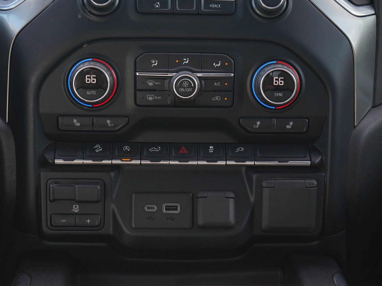 Used 2019 Chevrolet Silverado 1500 LT Trail Boss AWD/4WD image 19