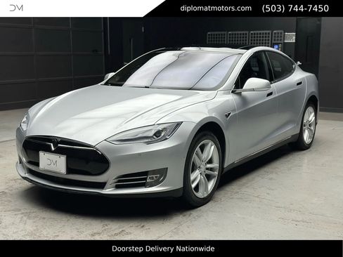 Used 2015 Tesla Model S 90D image 1