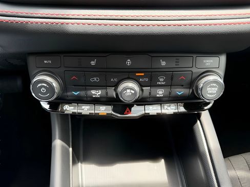 Used 2026 Dodge Durango GT AWD/4WD image 29