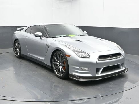Used 2012 Nissan GT-R Premium AWD/4WD image 6