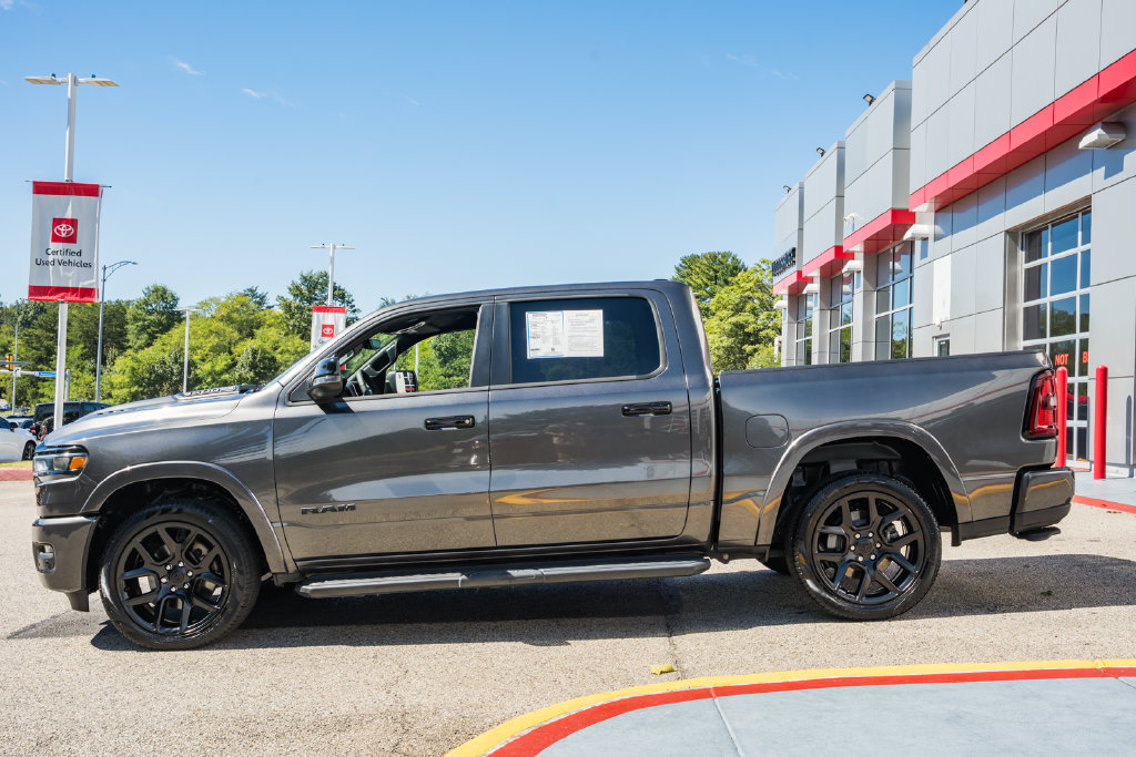 Used 2025 RAM 1500 Laramie w/ Night Edition AWD/4WD image 4