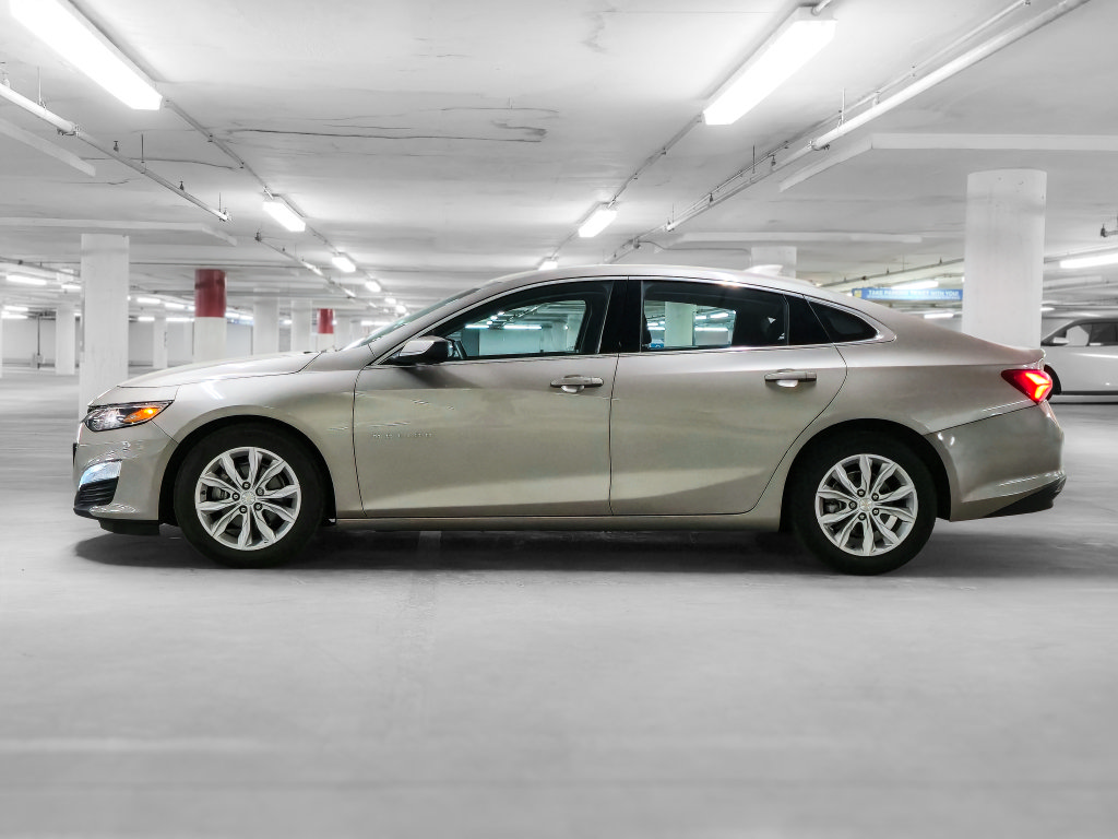 Used 2022 Chevrolet Malibu LT FWD image 15