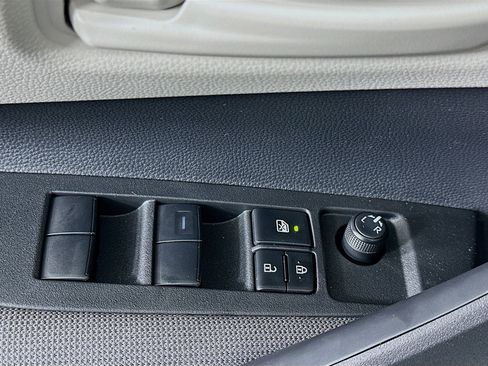 Used 2026 Toyota Corolla LE FWD image 15