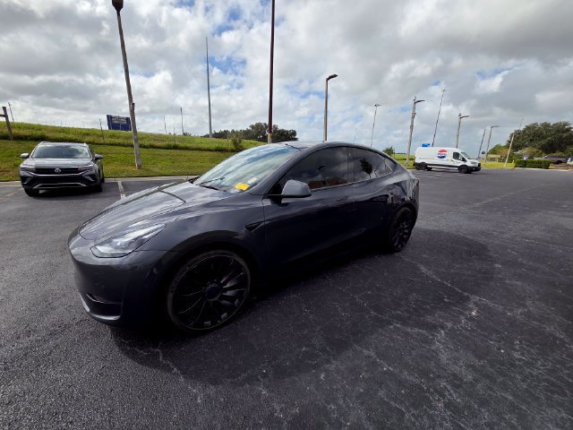 Used 2023 Tesla Model Y Performance AWD/4WD image 9