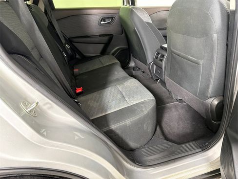 Used 2023 Nissan Rogue SV image 15