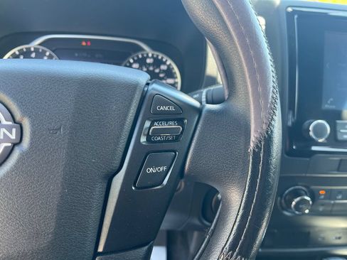 Used 2022 Nissan Frontier SV AWD/4WD image 14