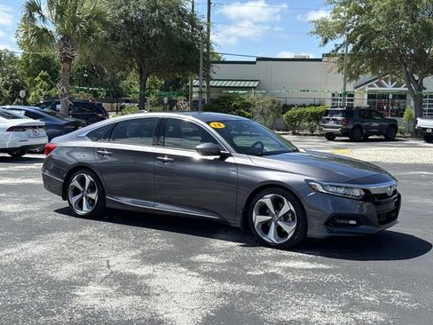 Used 2018 Honda Accord Touring image 5