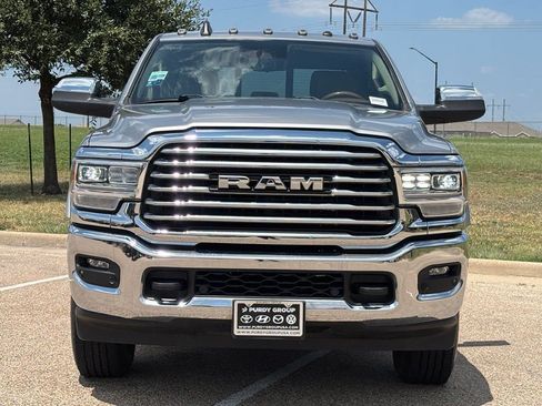 Used 2022 RAM 2500 Limited AWD/4WD image 3