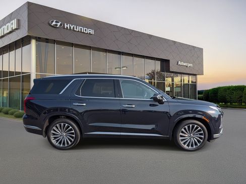 Used 2025 Hyundai Palisade Calligraphy AWD/4WD image 2