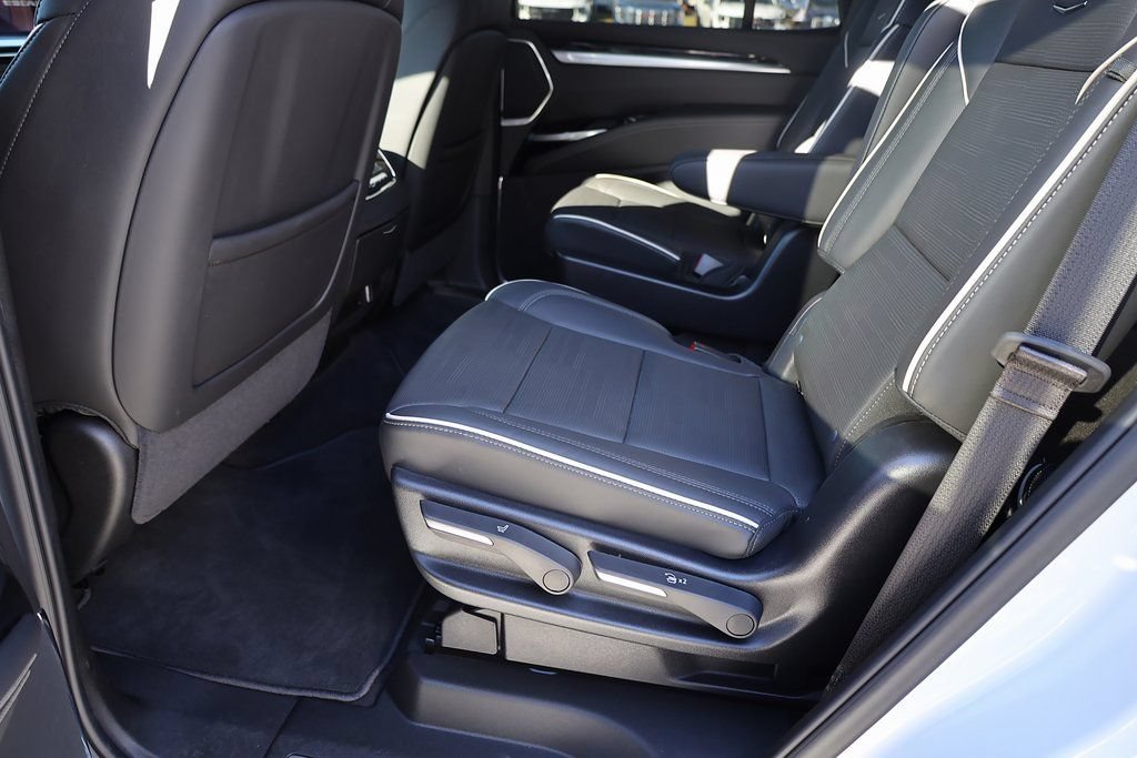 Used 2026 Cadillac Escalade Sport w/ Touring Package AWD/4WD image 17