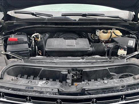 Used 2021 Chevrolet Suburban LT image 11