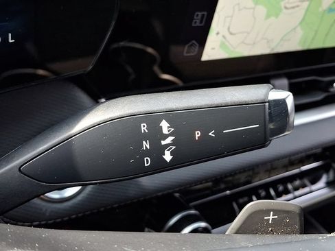 Used 2025 Chevrolet Equinox LT FWD image 14