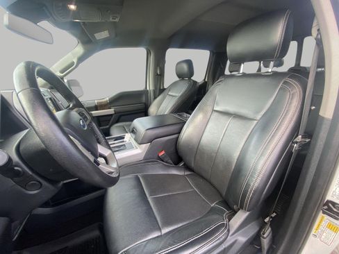 Used 2019 Ford F150 Lariat w/ Equipment Group 502A Luxury AWD/4WD image 12