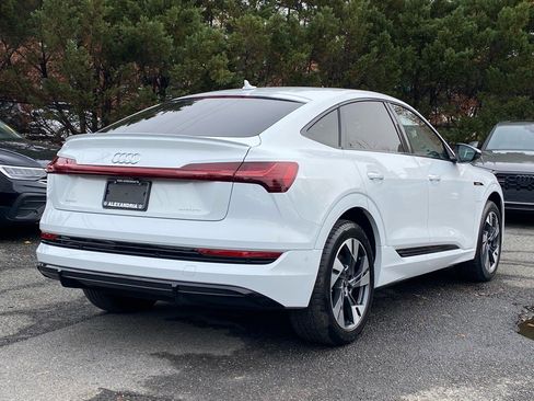 Used 2022 Audi e-tron Premium w/ Convenience Plus Package image 3