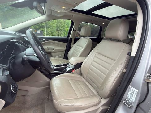 Used 2015 Ford Escape Titanium w/ Equipment Group 301A FWD image 2
