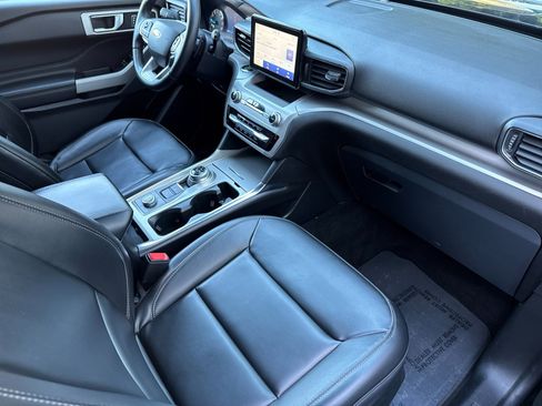 Used 2021 Ford Explorer XLT w/ Equipment Group 202A image 15