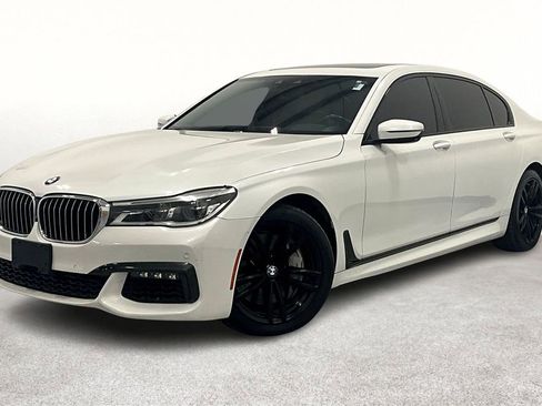 Used 2019 BMW 750i xDrive w/ Executive Package image 14