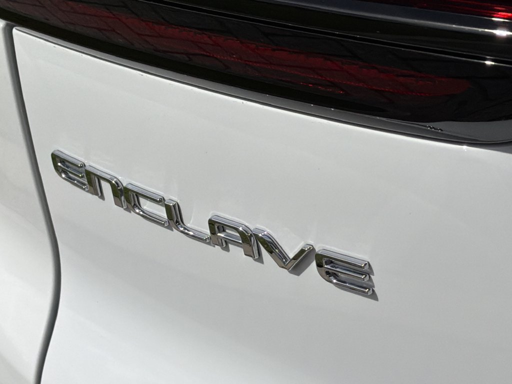 Certified 2025 Buick Enclave Sport Touring w/ Trailering Package, 5000 lbs. FWD image 11