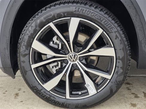 New 2025 Volkswagen Atlas SEL Premium R-Line image 9