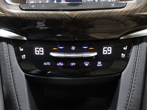 Certified 2025 Cadillac XT6 Premium Luxury w/ Platinum Package AWD/4WD image 19