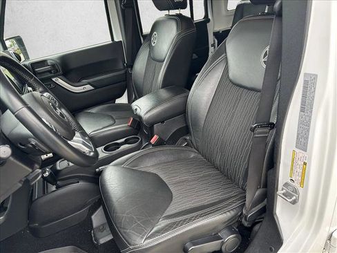 Used 2015 Jeep Wrangler Unlimited Sport AWD/4WD image 11