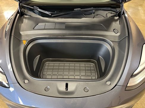 Used 2021 Tesla Model Y Long Range image 27