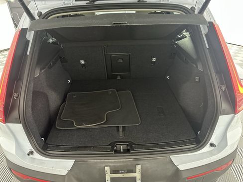 Used 2026 Volvo XC40 B5 Plus AWD/4WD image 25