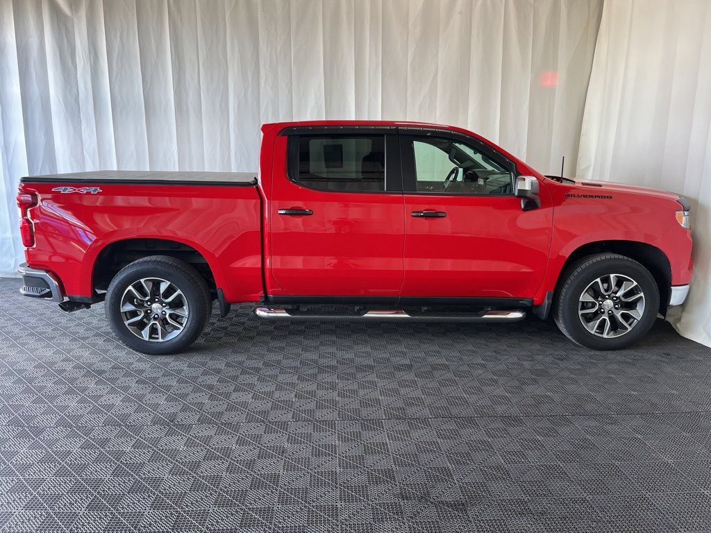 Used 2024 Chevrolet Silverado 1500 LT AWD/4WD image 21