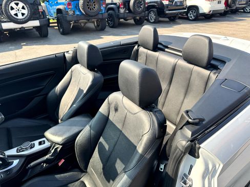 Used 2016 BMW M235i Convertible image 23
