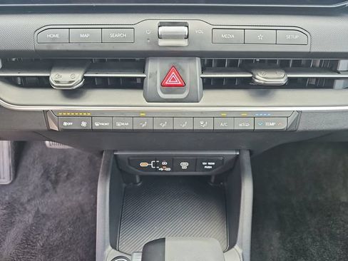 Used 2025 Kia K4 FWD image 26