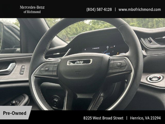 Used 2025 Jeep Grand Cherokee Limited AWD/4WD image 21