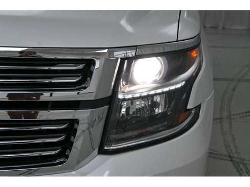 Used 2019 Chevrolet Suburban Premier image 24