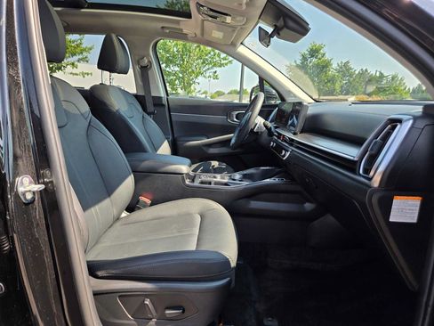 Used 2025 Kia Sorento EX w/ EX Panoramic Sunroof Package AWD/4WD image 12